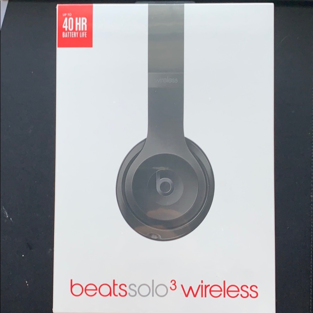 Beats solo3 wireless headphones